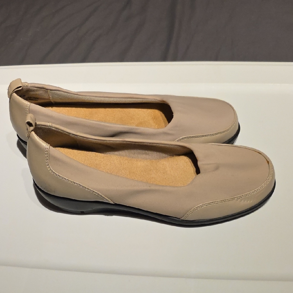 Dr. Scholl's Taupe Women's Flats